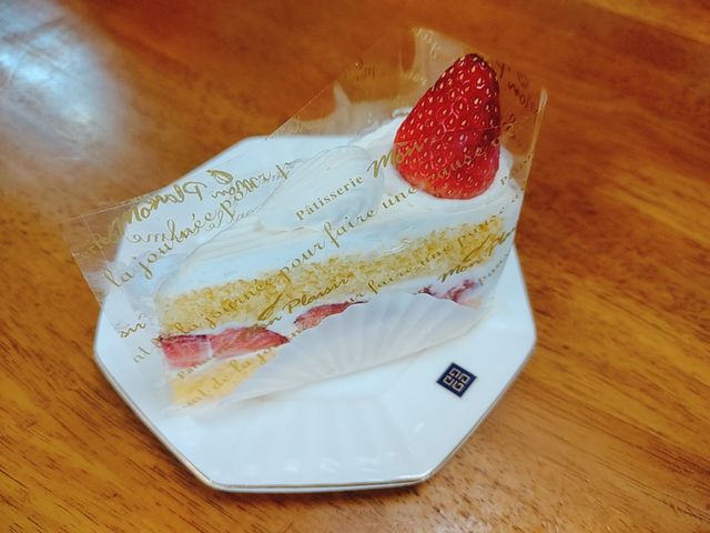 モンプレジール川越神明店のケーキを実食レビュー イートインも紹介